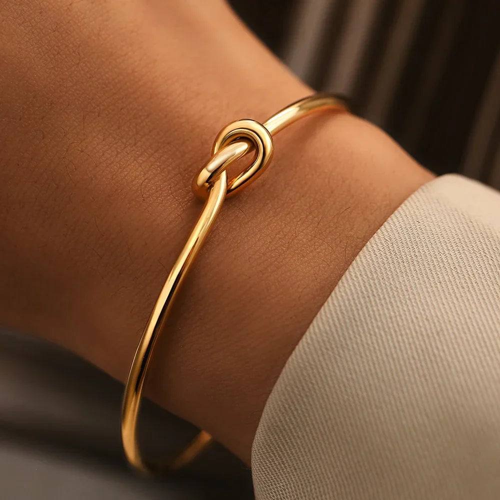 Elegant Knot Bracelet